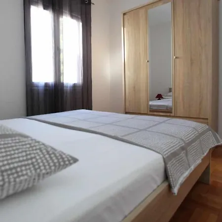 Apartment Ivana *