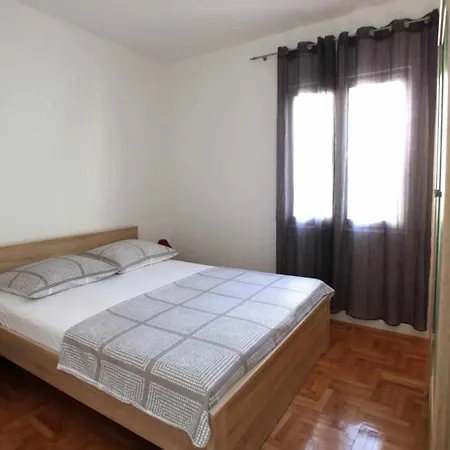 Ivana Apartament *